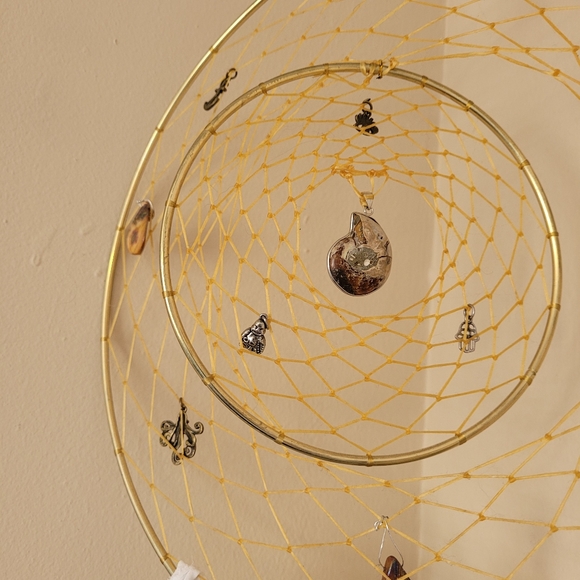 Bespoke dream catcher gold white ivory silk ribbon - Picture 4 of 5
